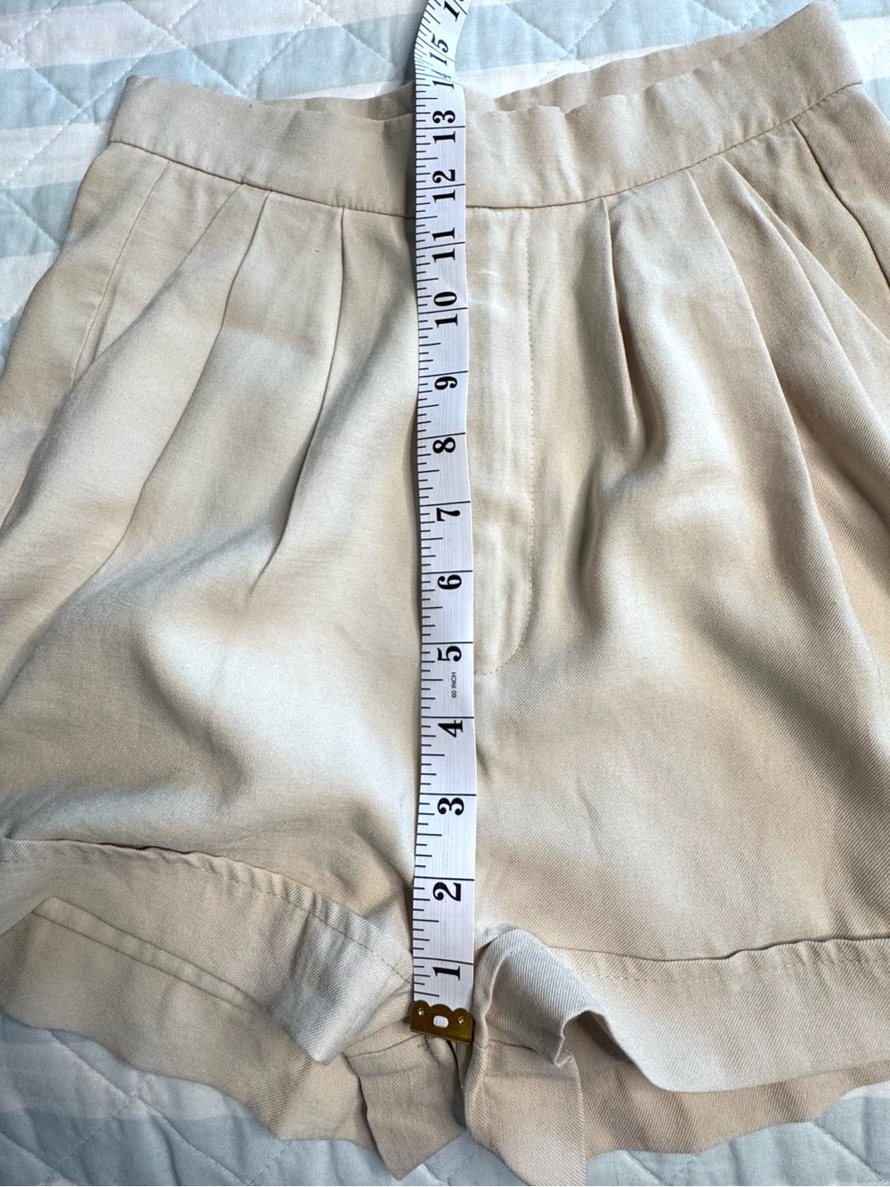 Nonchalant Label Pleated Tailored High Waist Shorts Cream XS - Picture 11 of 14